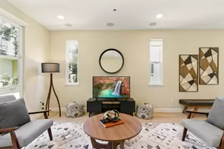 Photo #5: ML82010884 Listing 