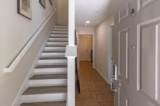 Photo #4: ML82010929 Listing 