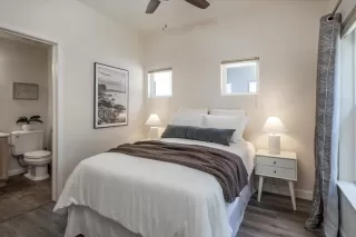 Photo #5: ML82010929 Listing 