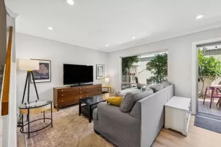 Photo #4: ML82010979 Listing 