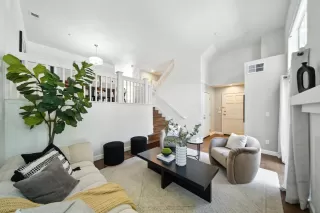 Photo #5: ML82011413 Listing 