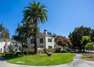 More Details about MLS # ML82011653 : 181 CENTRE ST 25