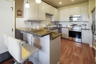 Photo #5: ML82011786 Listing 