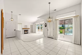 Photo #4: ML82011830 Listing 