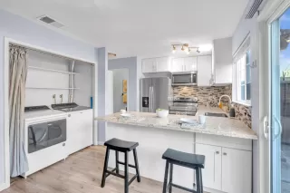 Photo #5: ML82011903 Listing 