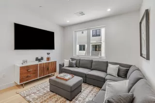 Photo #6: ML82012020 Listing 