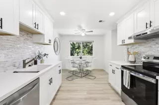 Photo #4: ML82012069 Listing 