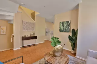 Photo #4: ML82012088 Listing 