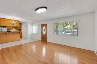 Photo #5: ML82012124 Listing 