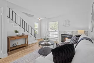 Photo #5: ML82012165 Listing