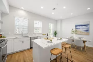 Photo #1: ML82012305 Listing 