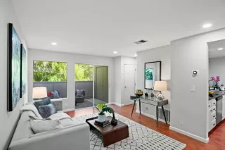 Photo #4: ML82012359 Listing 