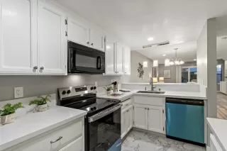 Photo #4: ML82012508 Listing