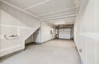 Photo #5: ML82012679 Listing