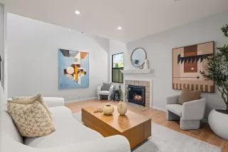 Photo #4: ML82012685 Listing