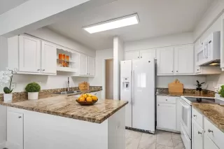 Photo #4: ML82012721 Listing 