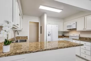 Photo #5: ML82012721 Listing 