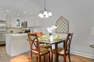 Photo #6: ML82012883 Listing 