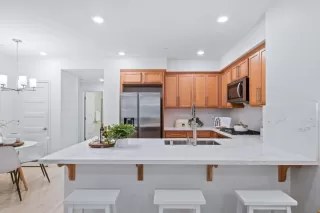 Photo #4: ML82012971 Listing 