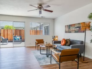 Photo #4: ML82013098 Listing