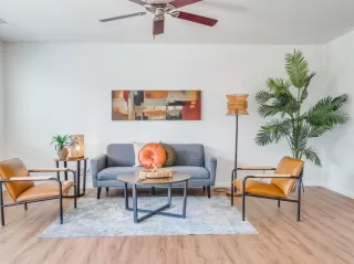 Photo #5: ML82013098 Listing