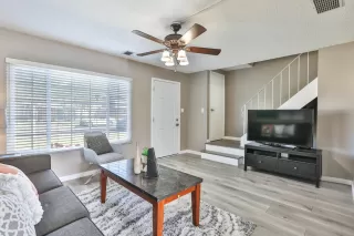 Photo #4: ML82013112 Listing 