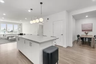 Photo #2: ML82013140 Listing 