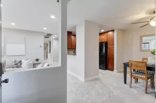 Photo #4: ML82013143 Listing 