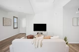 Photo #4: ML82013305 Listing