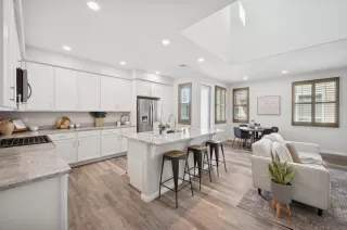 Photo #5: ML82013305 Listing