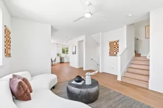 Photo #5: ML82013420 Listing