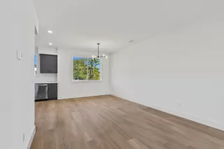 Photo #5: ML82013448 Listing 