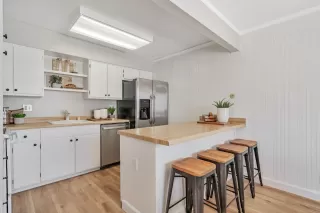 Photo #5: ML82013552 Listing 