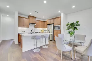 Photo #6: ML82013581 Listing