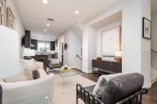 Photo #4: ML82013657 Listing 