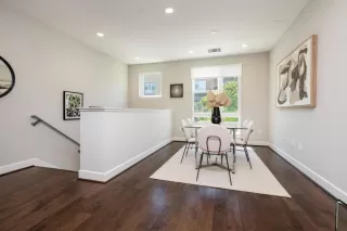 Photo #5: ML82013657 Listing 