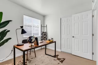 Photo #5: ML82013706 Listing 