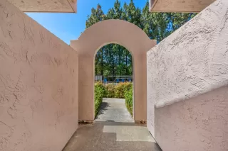 Photo #4: ML82013710 Listing 