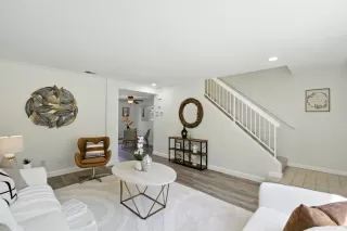 Photo #4: ML82013712 Listing 