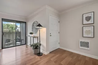 Photo #5: ML82013723 Listing 