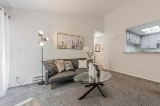 Photo #5: ML82013731 Listing 