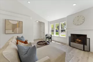 Photo #5: ML82014047 Listing 