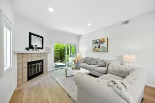 Photo #2: ML82014080 Listing 