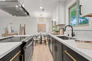 Photo #4: ML82014180 Listing 