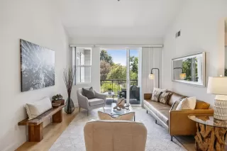 Photo #5: ML82014508 Listing