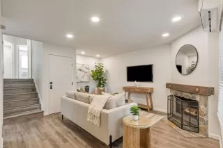 Photo #2: ML82014578 Listing 