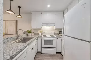 Photo #5: ML82014578 Listing 