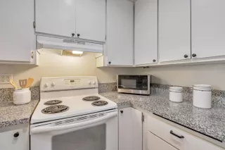 Photo #6: ML82014578 Listing 