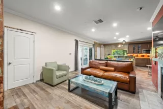 Photo #5: ML82014630 Listing 