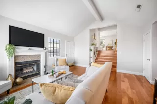 Photo #4: ML82014858 Listing 